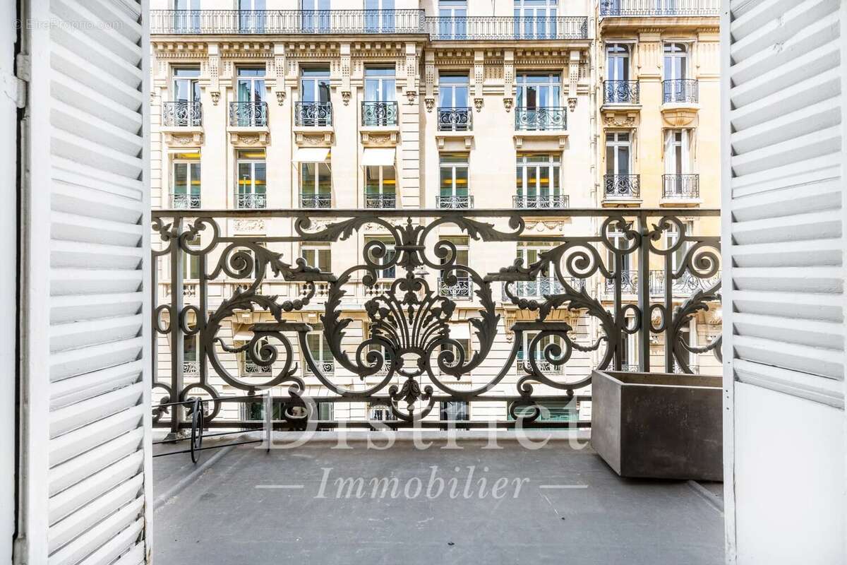 Exclusivité Avenue de Messine. Appartement entièrement rénové 242 m² - photo 20