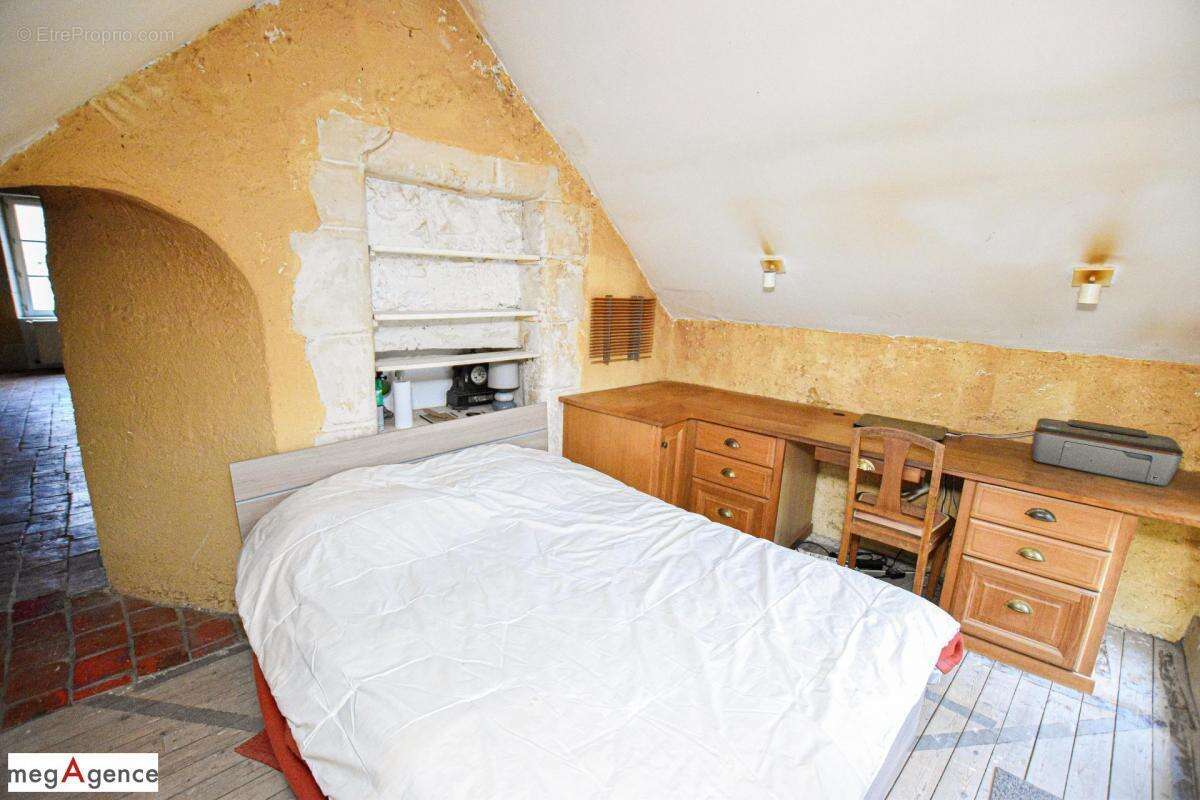 Maison à SAINT-JEAN-DE-LA-MOTTE