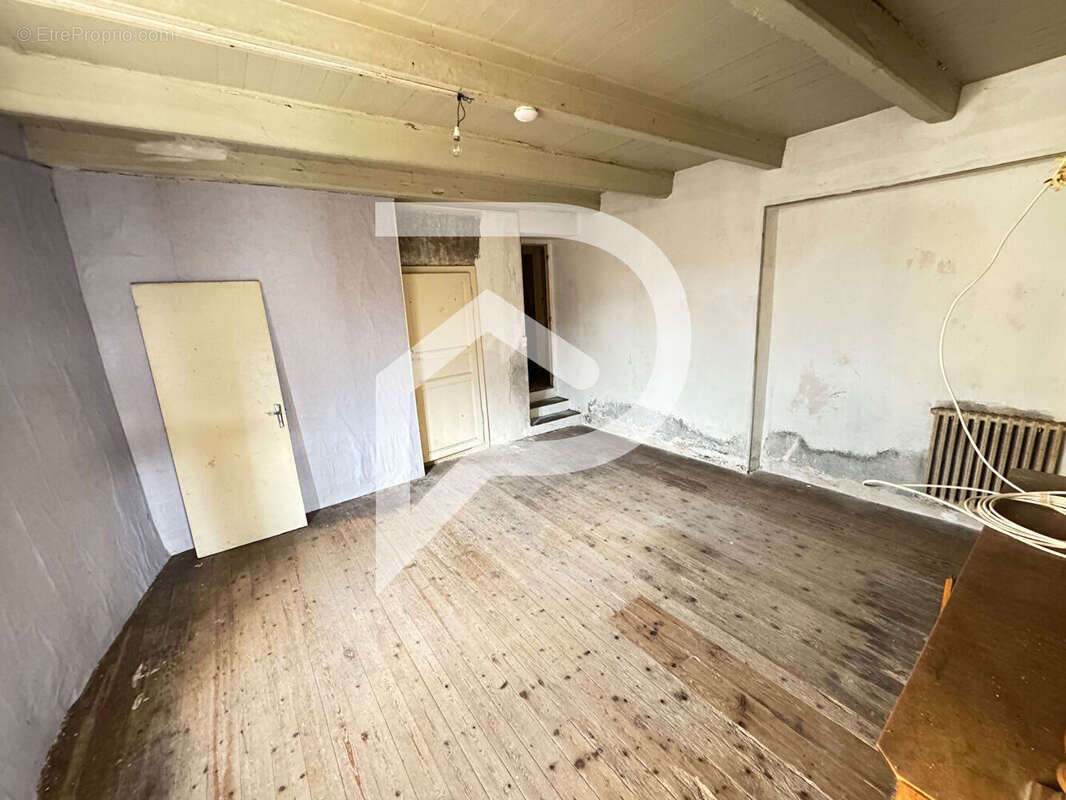 Maison à FAVEROLLES