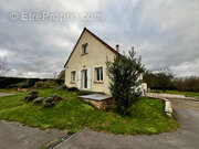 Maison à SAINT-JEAN-LES-DEUX-JUMEAUX