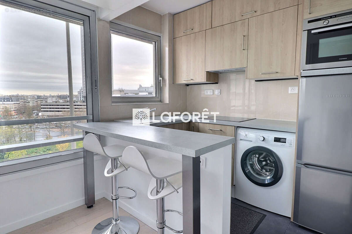 Appartement à PARIS-17E