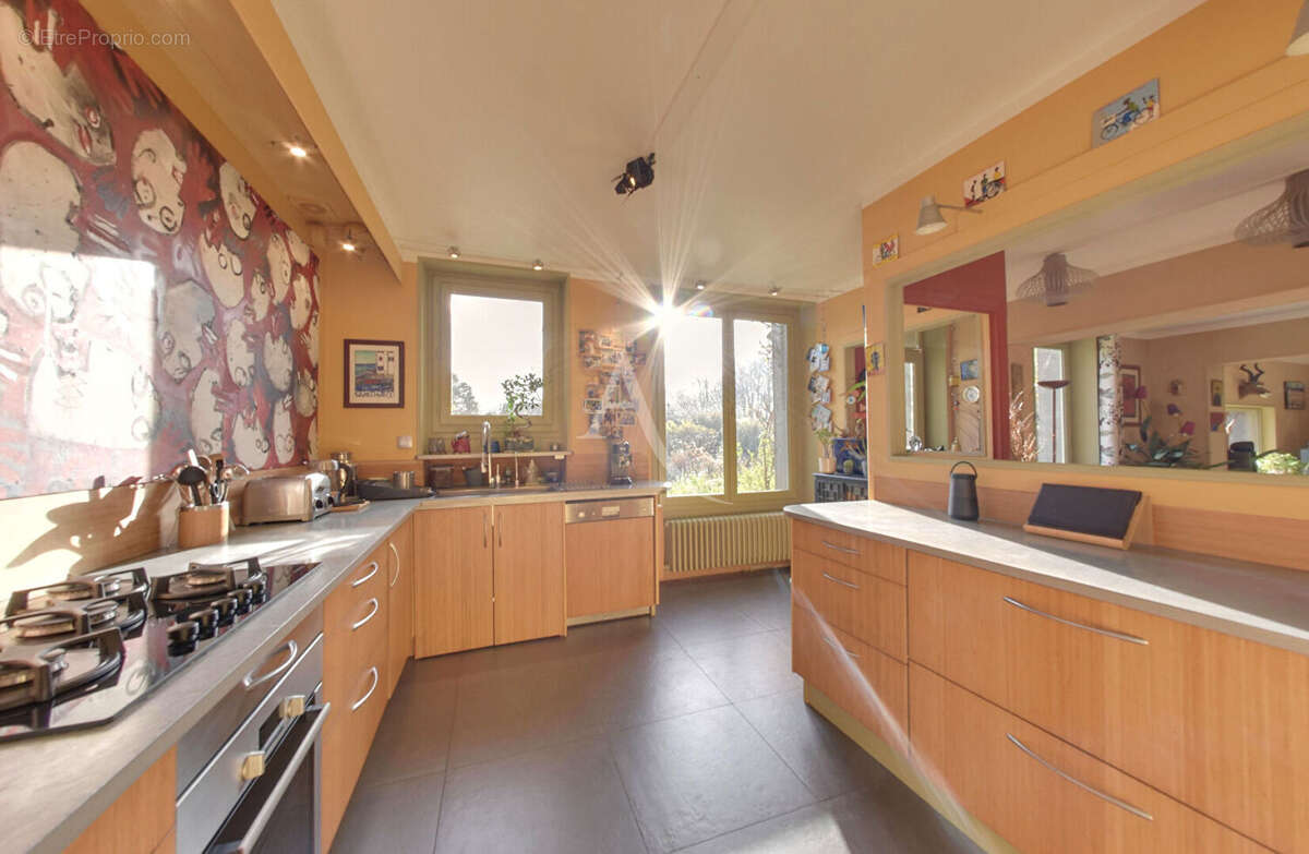 Maison à CHAMPS-SUR-YONNE