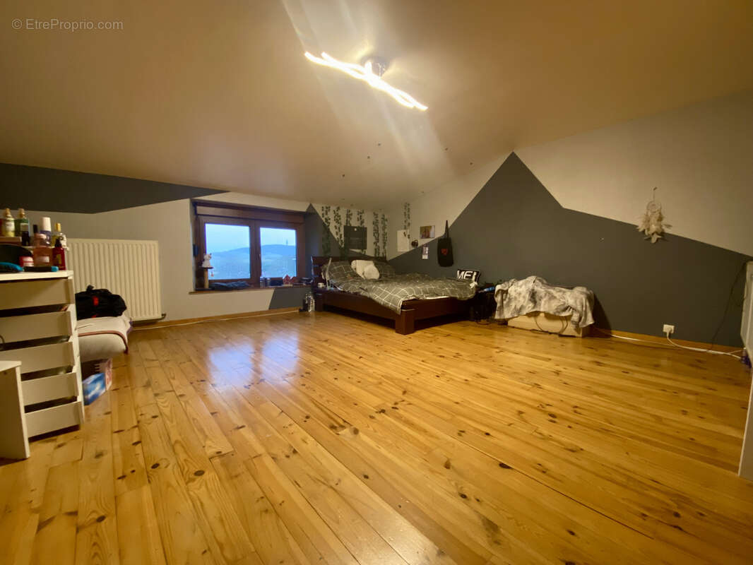 Maison à MENIL-LA-HORGNE