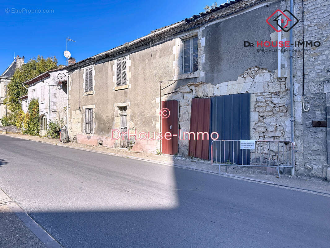 Maison à CHATEAU-L&#039;EVEQUE