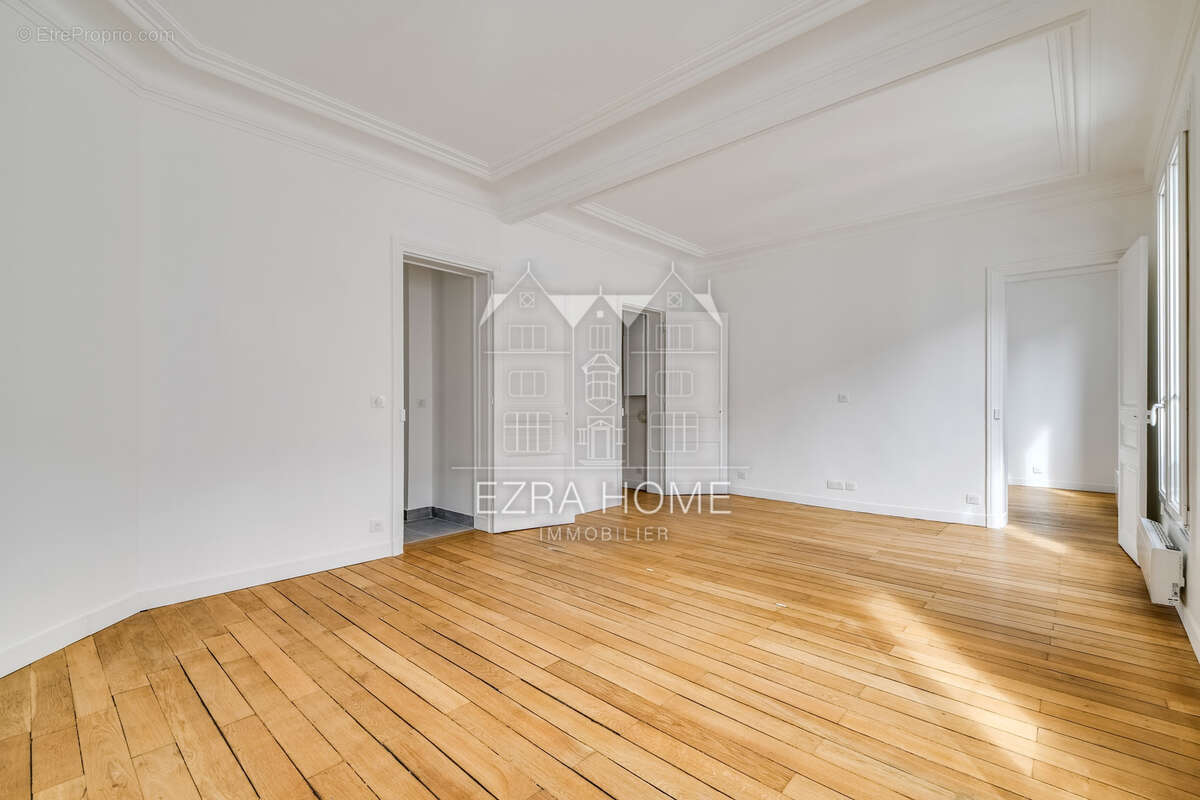 Appartement à PARIS-17E