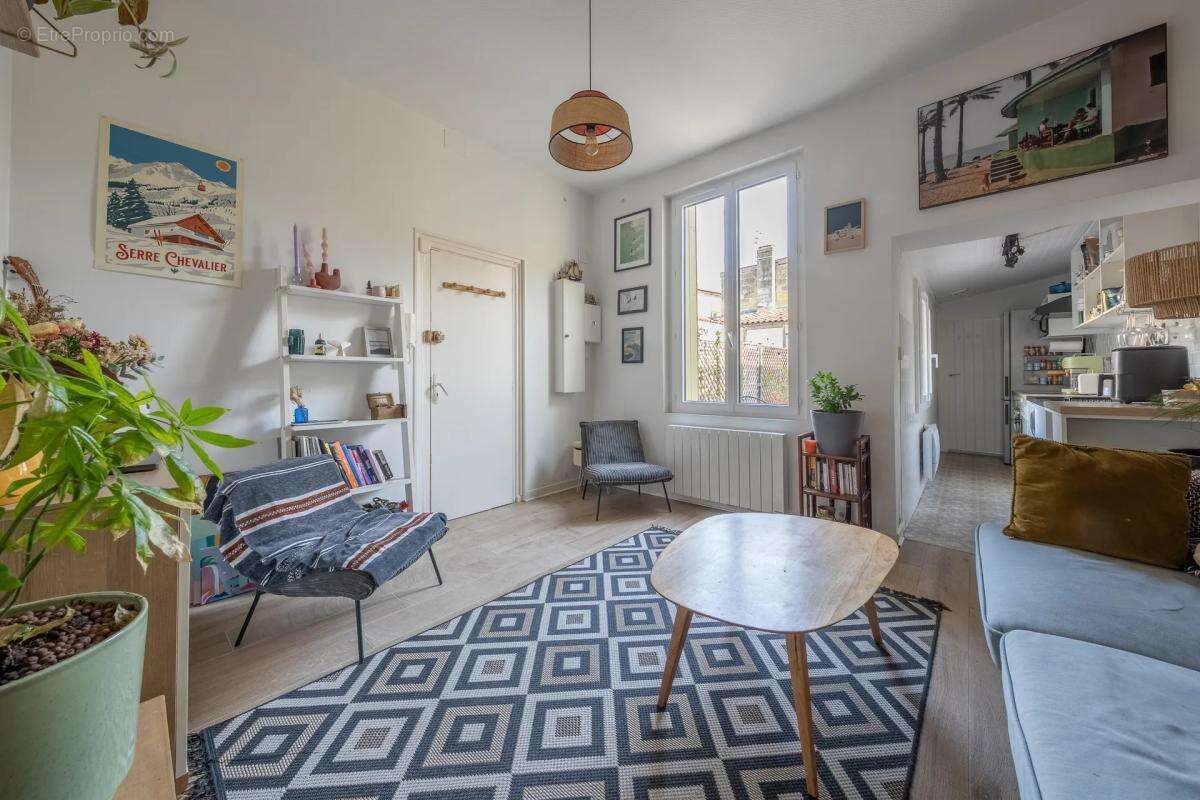 Appartement à BORDEAUX