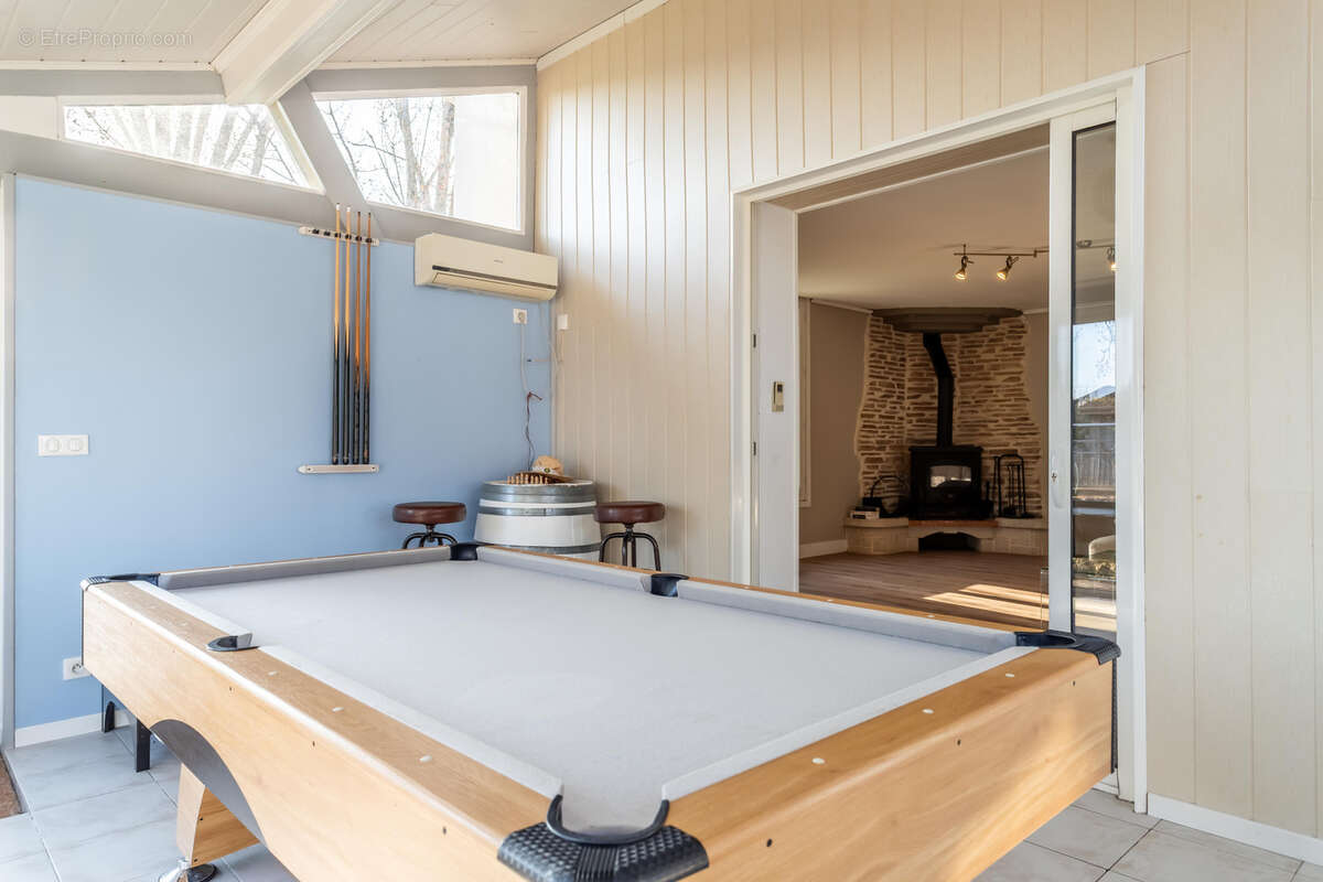 Propriété de campagne avec piscine, dépendances, garage et terrain - photo 29