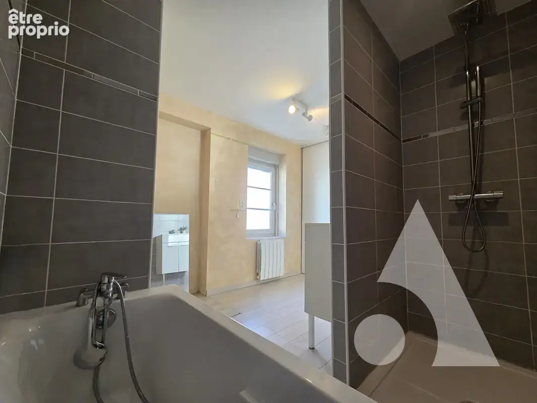 Maison de ville + extérieur au centre de CHAUSSIN - photo 5