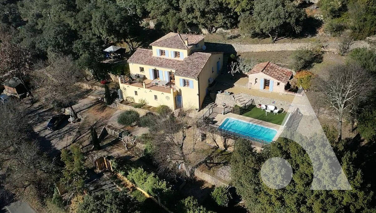 Maison à ENTRECASTEAUX