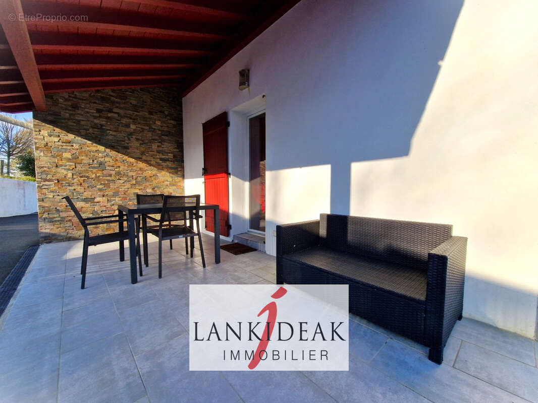 Maison à LARRESSORE