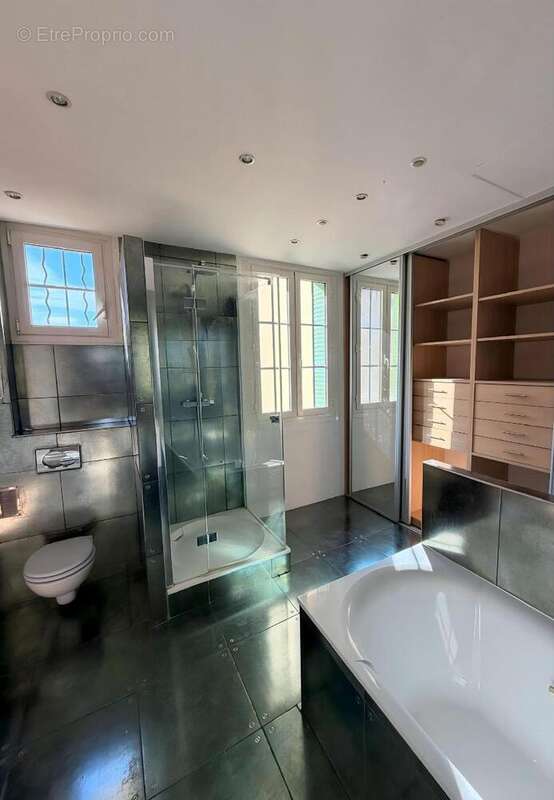   - Appartement à CANNES