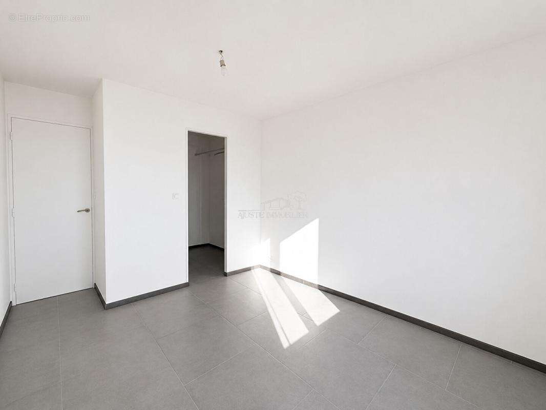 VITROLLES ? Secteur recherché du Rocher ? Appartement T4 rénové avec vue dégagée - photo 8