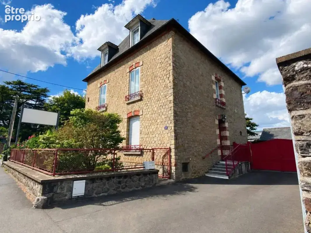 Maison à FOUGERES