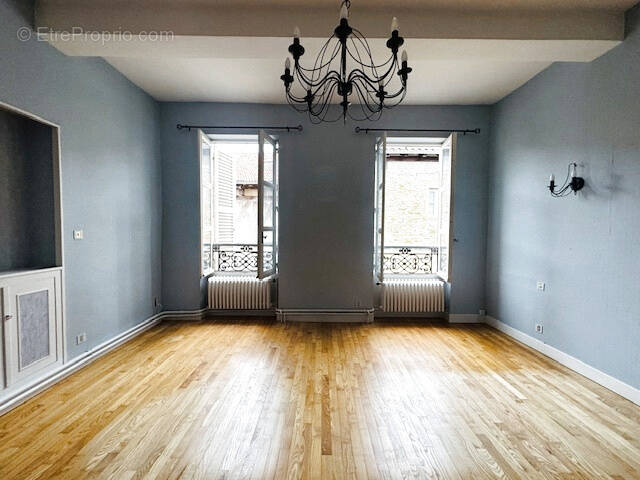 Appartement à CHARLIEU