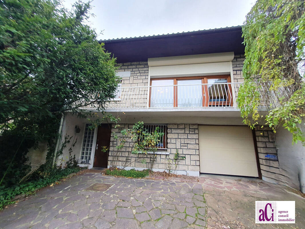 Maison à L&#039;HAY-LES-ROSES