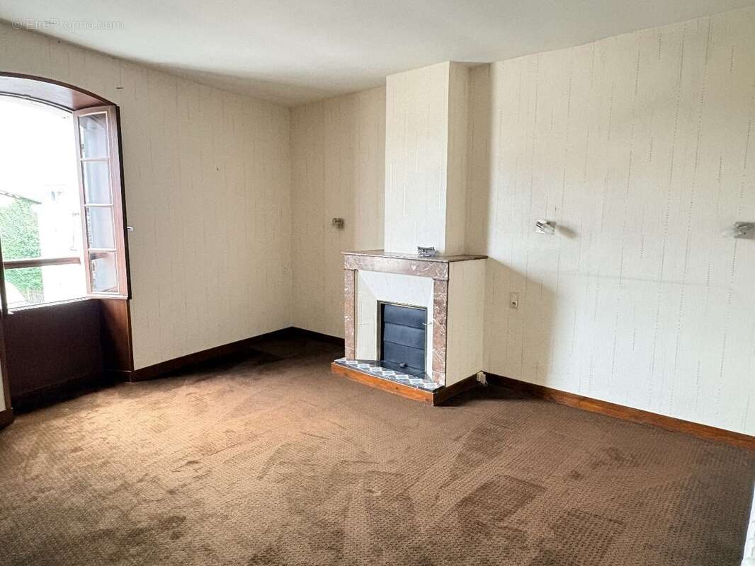 Maison à CHASSENEUIL-SUR-BONNIEURE