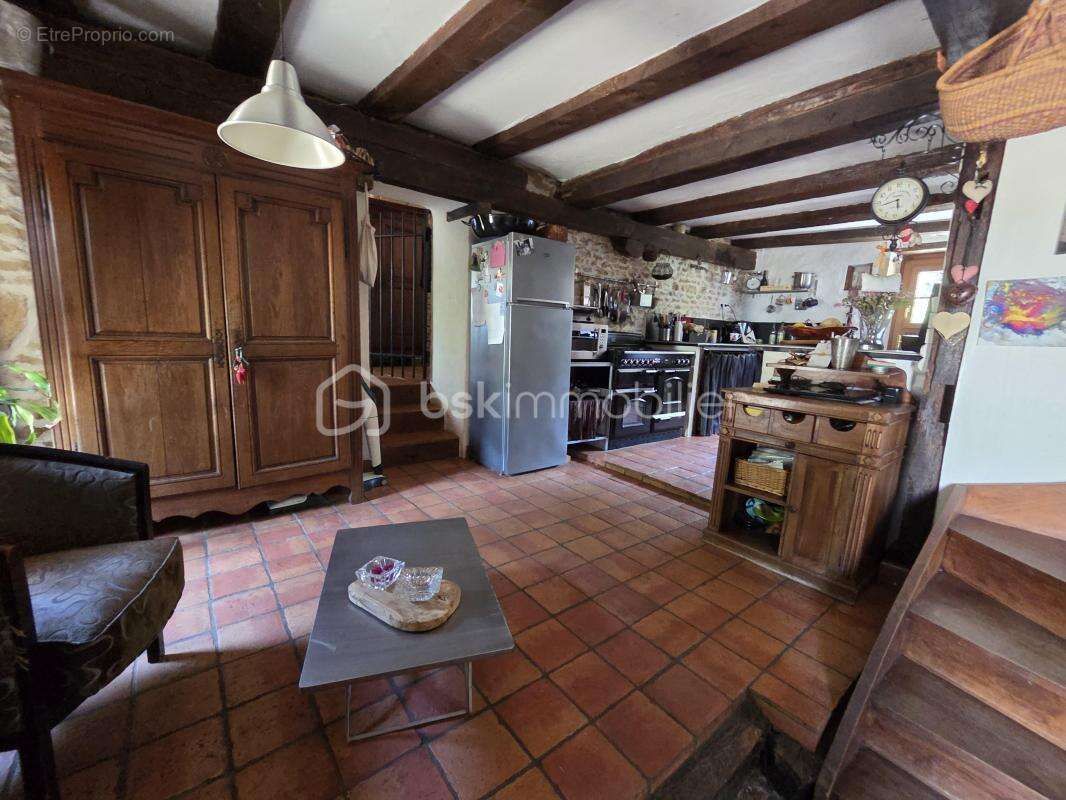 Magnifique Corps de ferme de 222m³ avec piscine et dépendances - photo 8