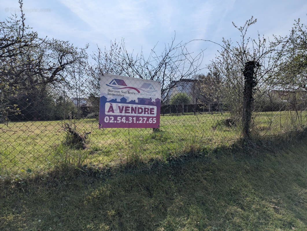 Terrain à LA CHATRE