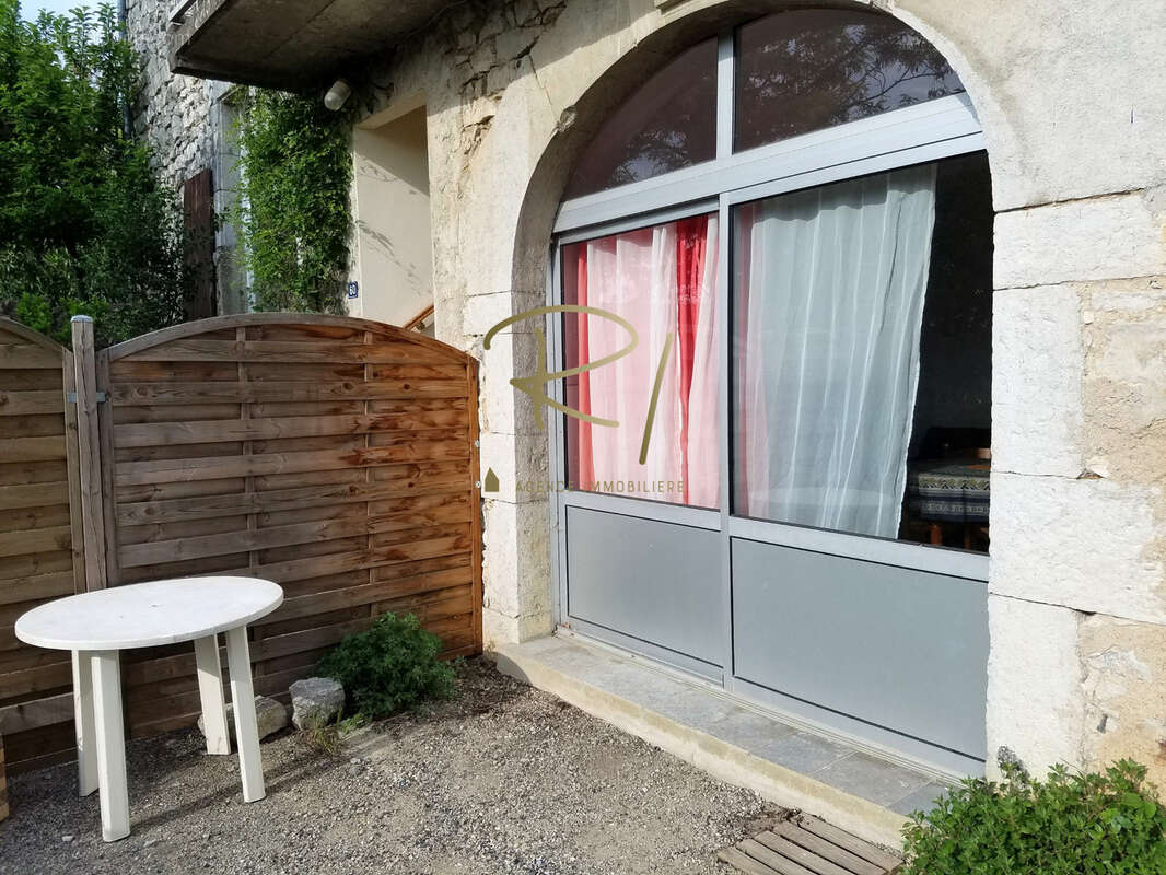Maison à RUOMS