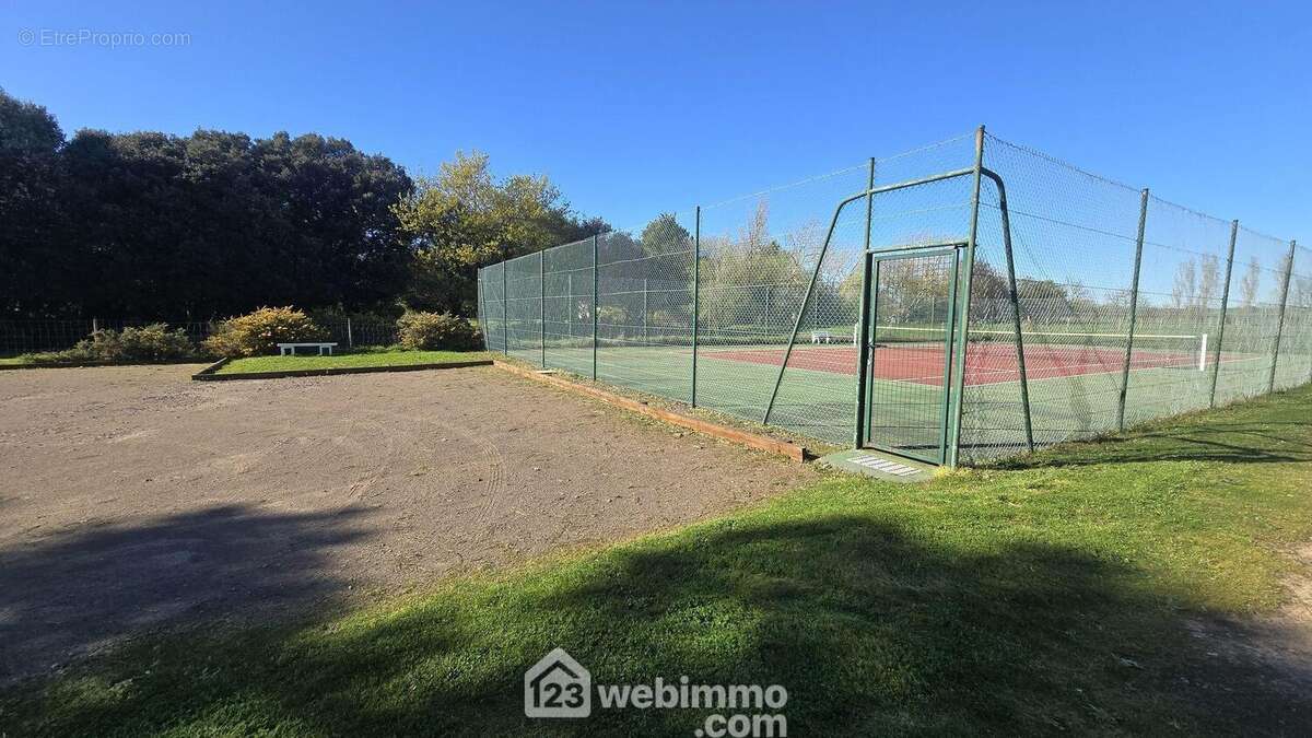 Court de tennis et terrains de boules à disposition - Maison à TALMONT-SAINT-HILAIRE