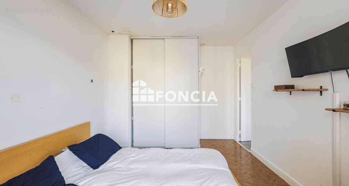 Appartement à SAINT-MARTIN-D'HERES