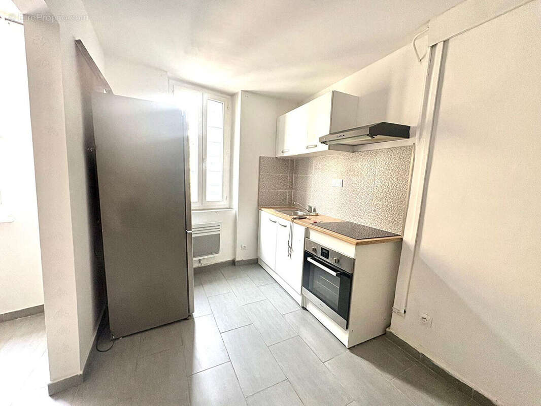 Appartement à ROQUEVAIRE