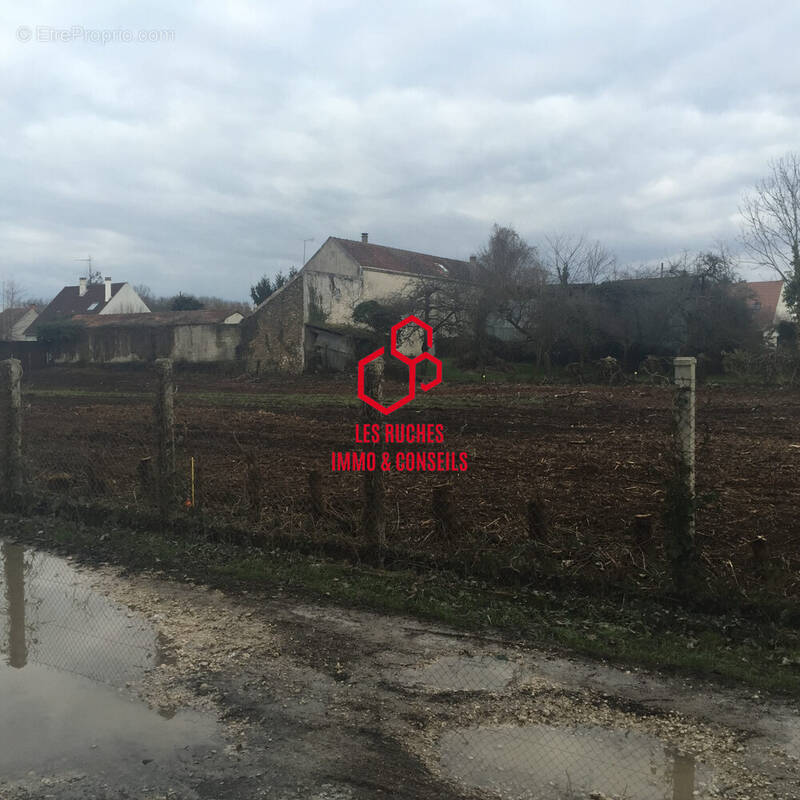 Terrain à CORBEIL-ESSONNES