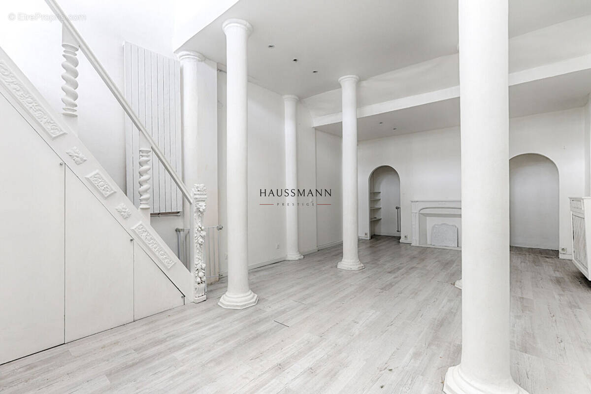 Appartement à PARIS-8E