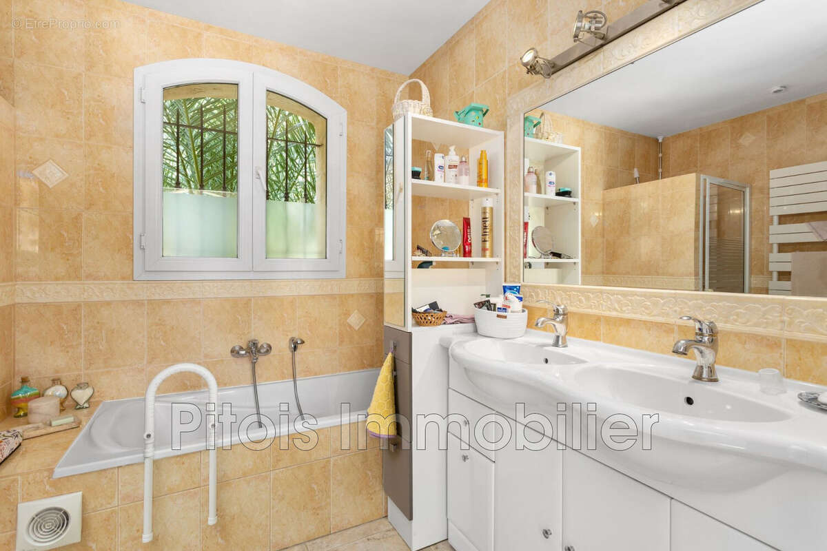 Maison à MOUANS-SARTOUX