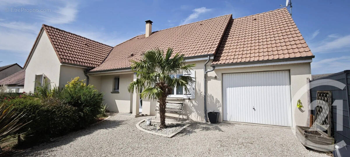 Maison à SAINT-DENIS-LES-PONTS