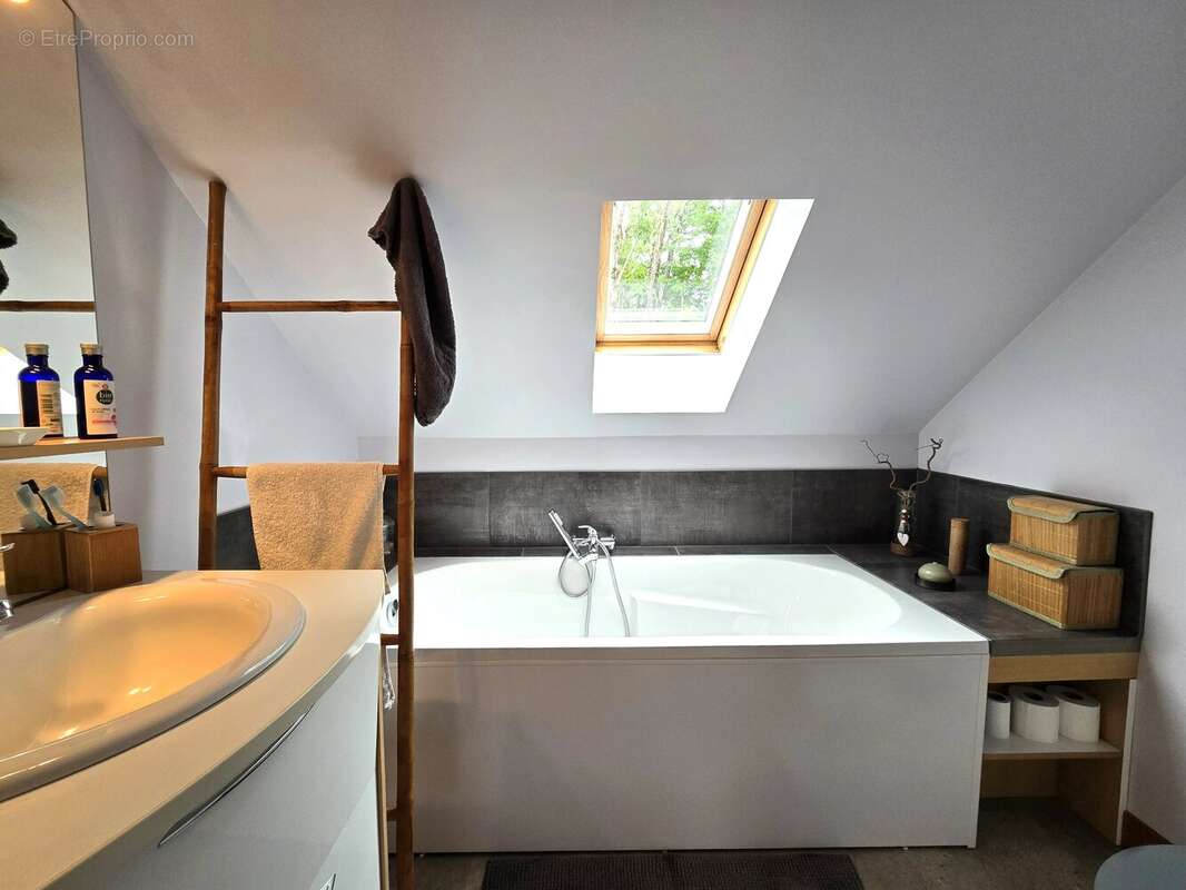 Maison à PESSAC-SUR-DORDOGNE