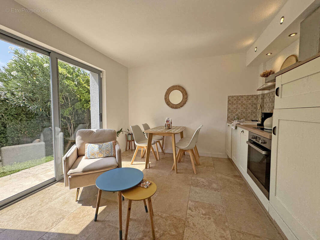 Vence - Villa rénovée avec jardin et appartement indépendant à proximité du centre-ville - photo 11