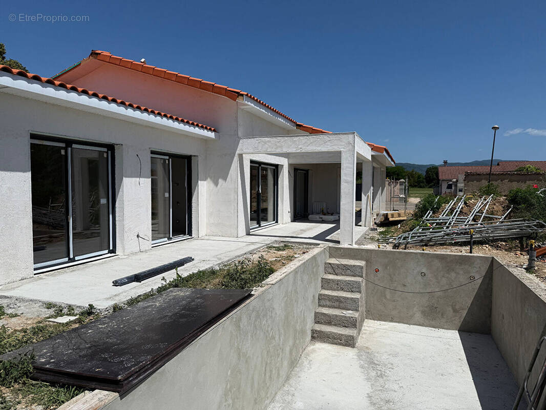 Maison à SAINTE-JULIE