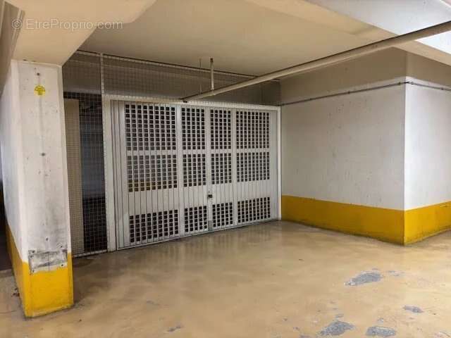 Parking à PARIS-13E