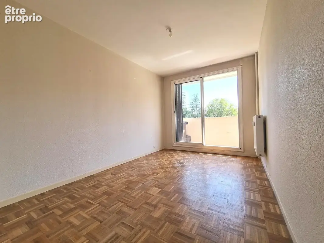 Appartement 79 m² à Saint-Priest  - photo 9