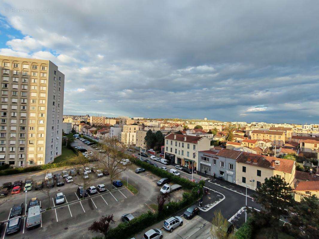 Appartement à LYON-8E