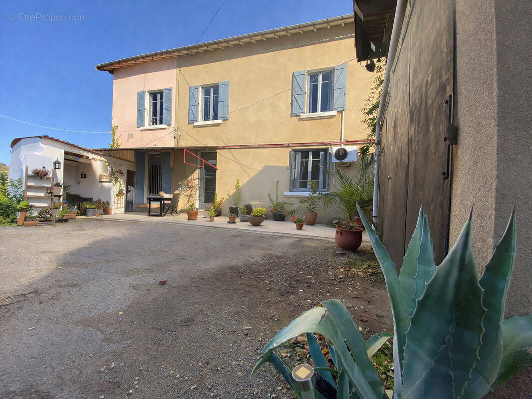 Maison à DECAZEVILLE