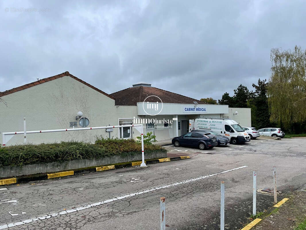 Commerce 216 m² à Le Palais-Sur-Vienne  - photo 2