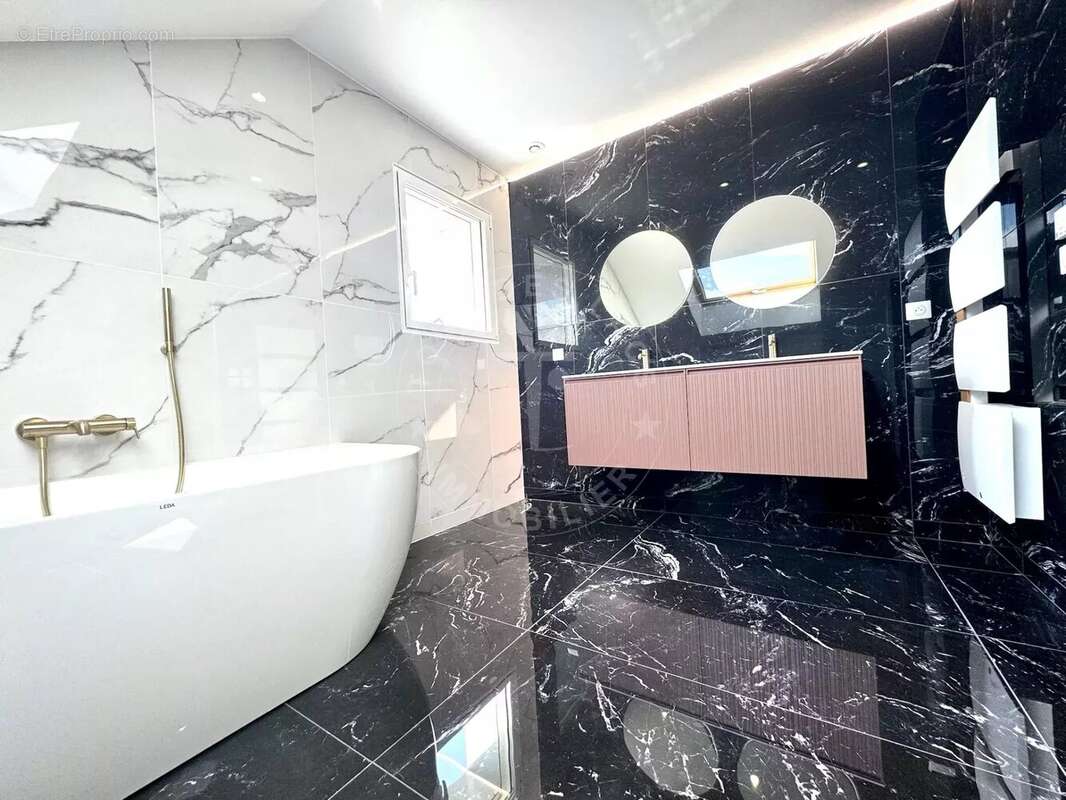 Villa contemporaine sur les hauteurs de Rumilly À vendre - photo 6