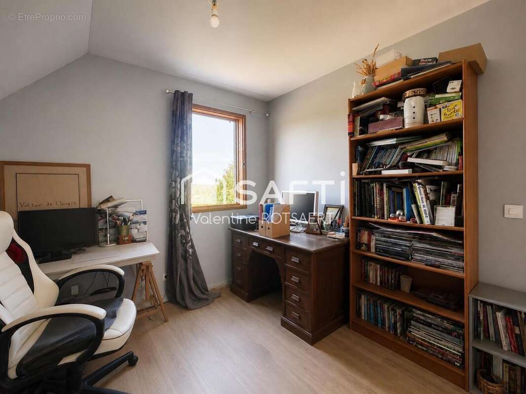 Photo 6