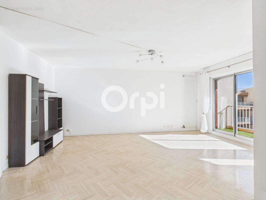 Appartement à MANDELIEU-LA-NAPOULE