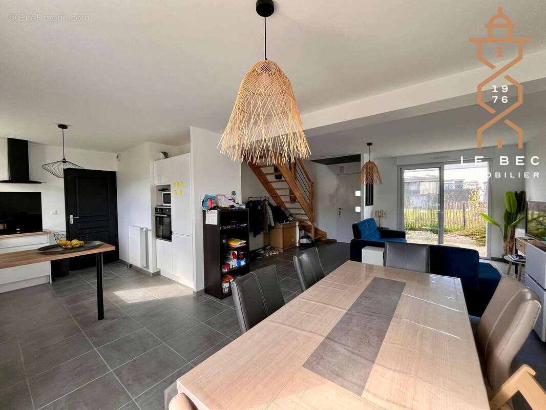 Maison à LOCOAL-MENDON