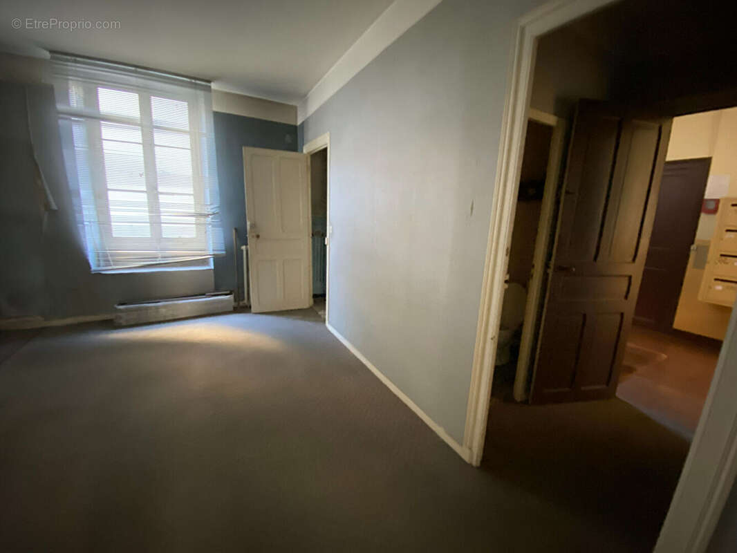 Commerce 110 m² à Pau  - photo 9