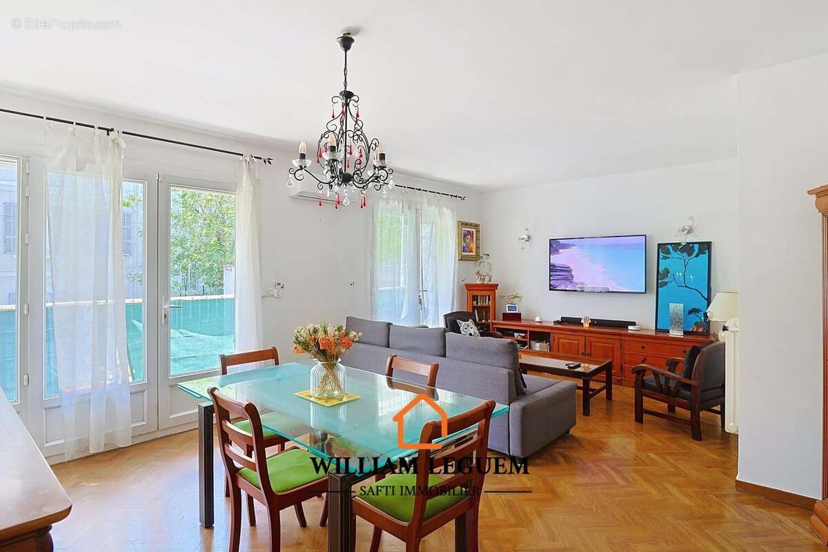 Photo 2 - Appartement à MARSEILLE-6E