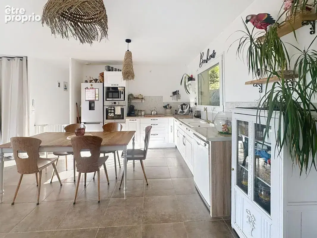 Maison de plain-pied avec garage à Eurre - photo 2