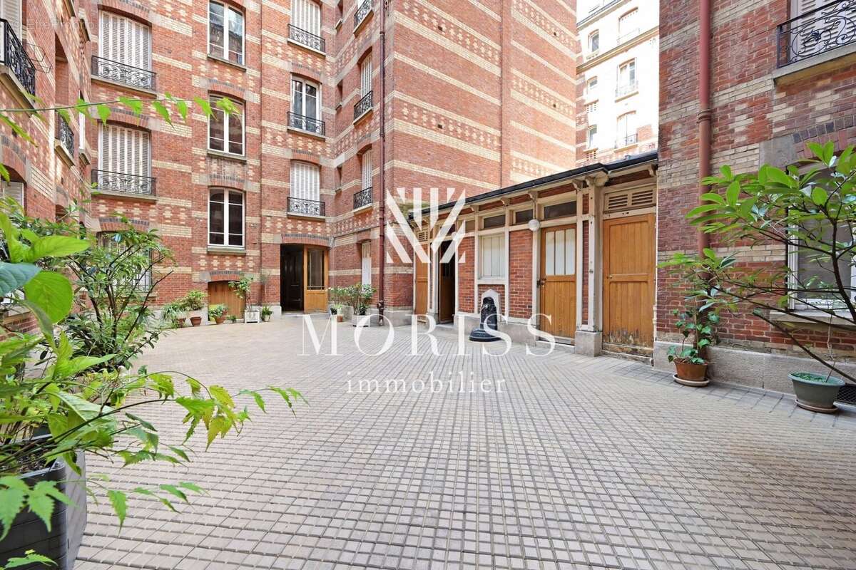 Appartement à PARIS-17E