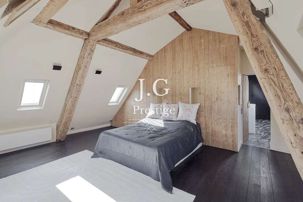 Appartement à PARIS-7E