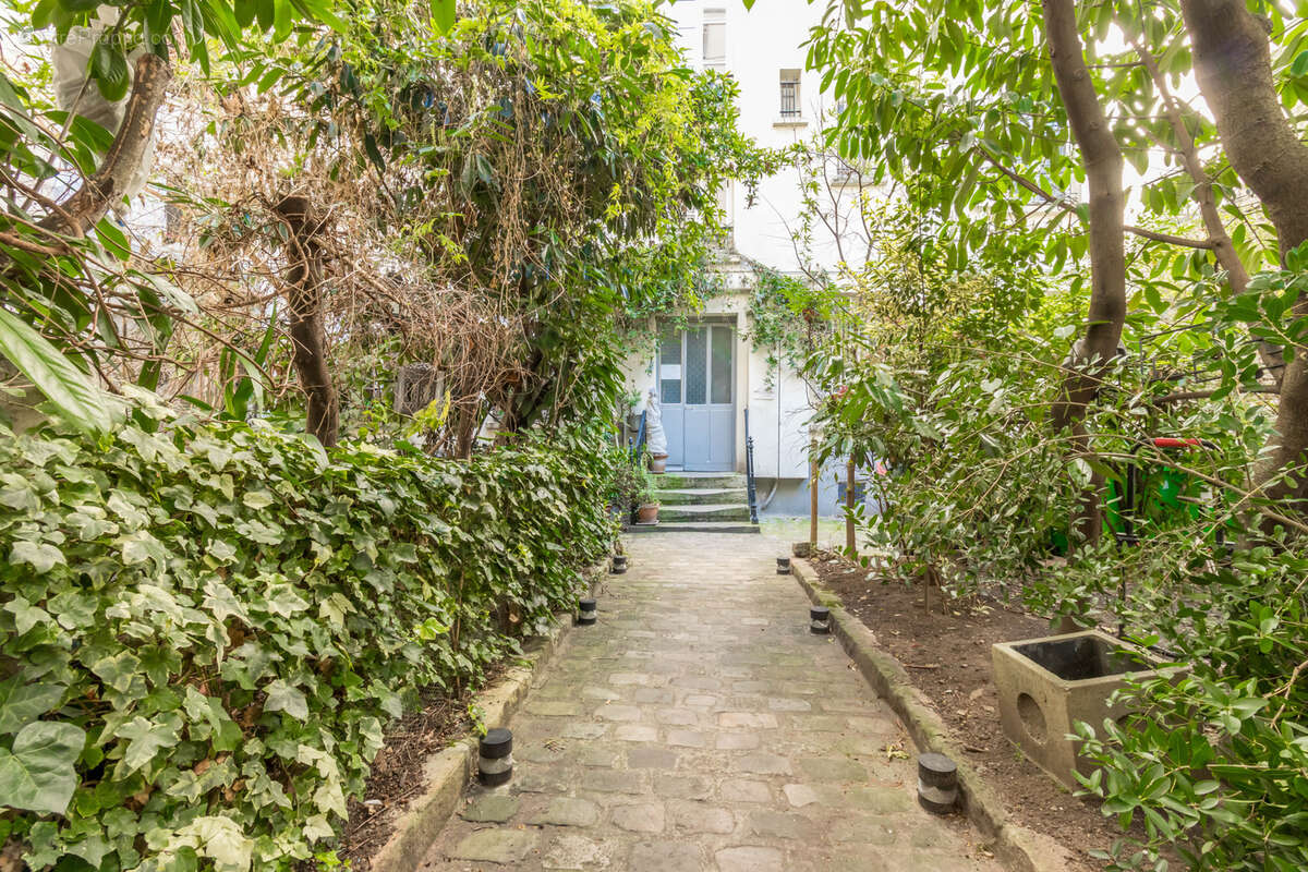 Appartement à PARIS-17E