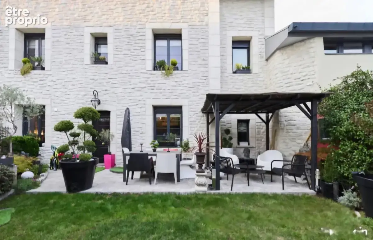 Photo Maison à Saint-Brice-Courcelles au prix de 349 900€