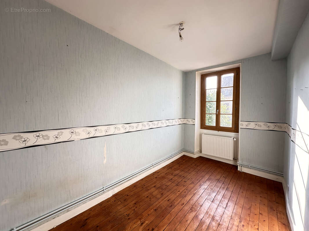 Maison à SAINT-GERAND-LE-PUY